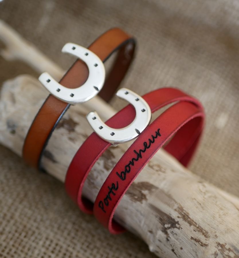 Cadeaux Bracelet cuir personnalisable décor Fer à cheval simple ou