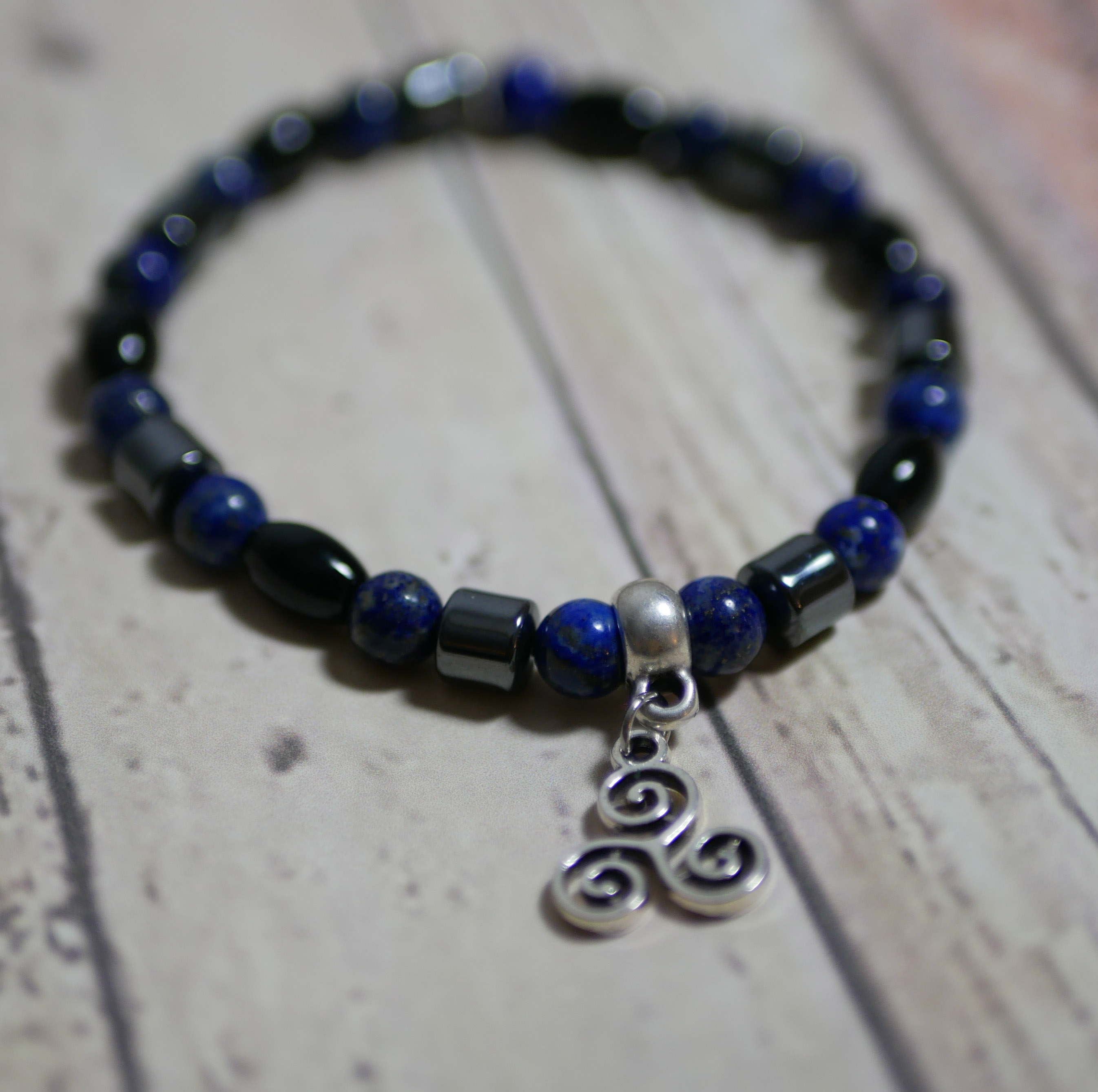 Bracelet homme en perles Noir Bleu et pendentif au choix