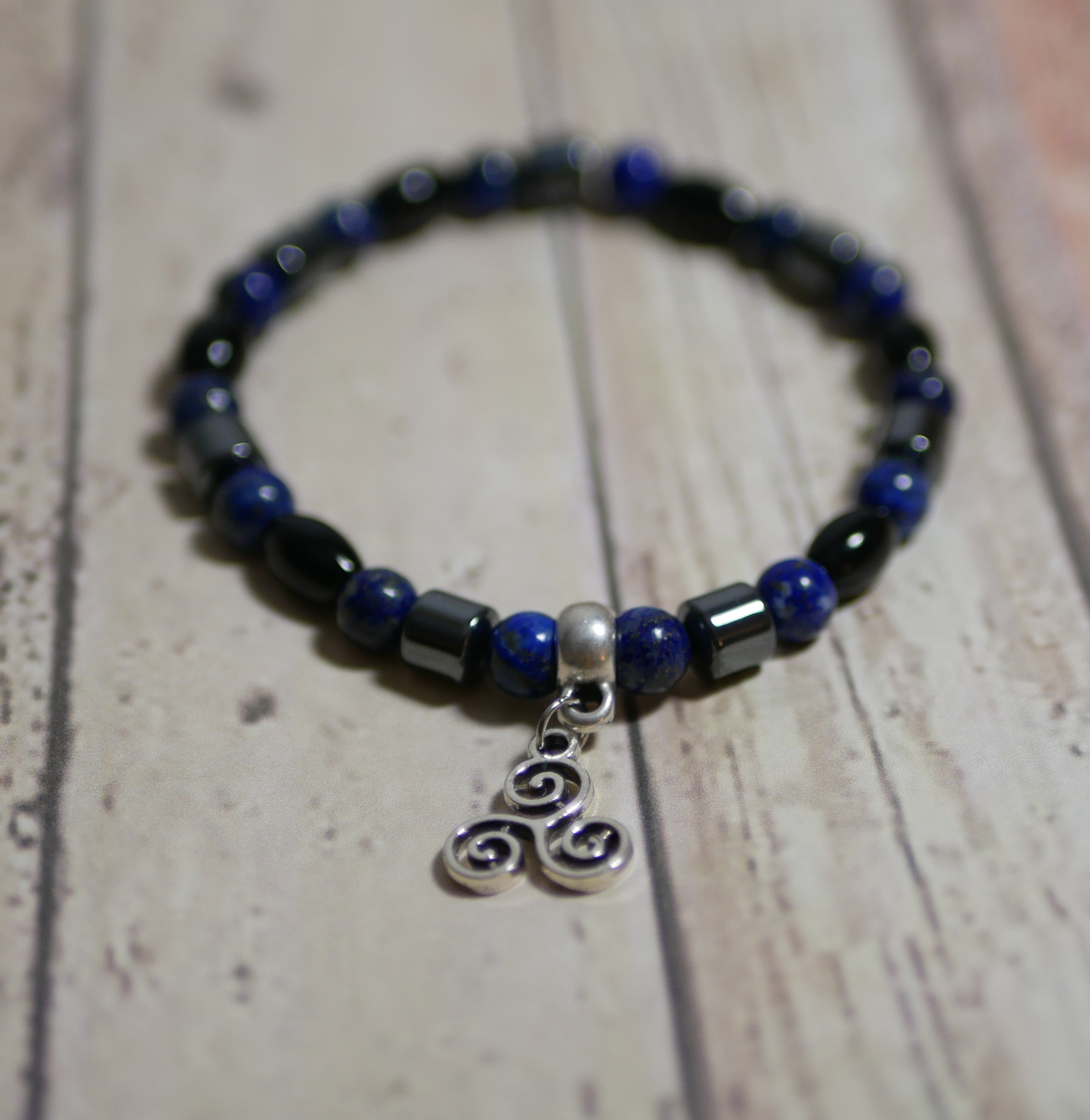 Bracelet homme en perles Noir Bleu et pendentif au choix