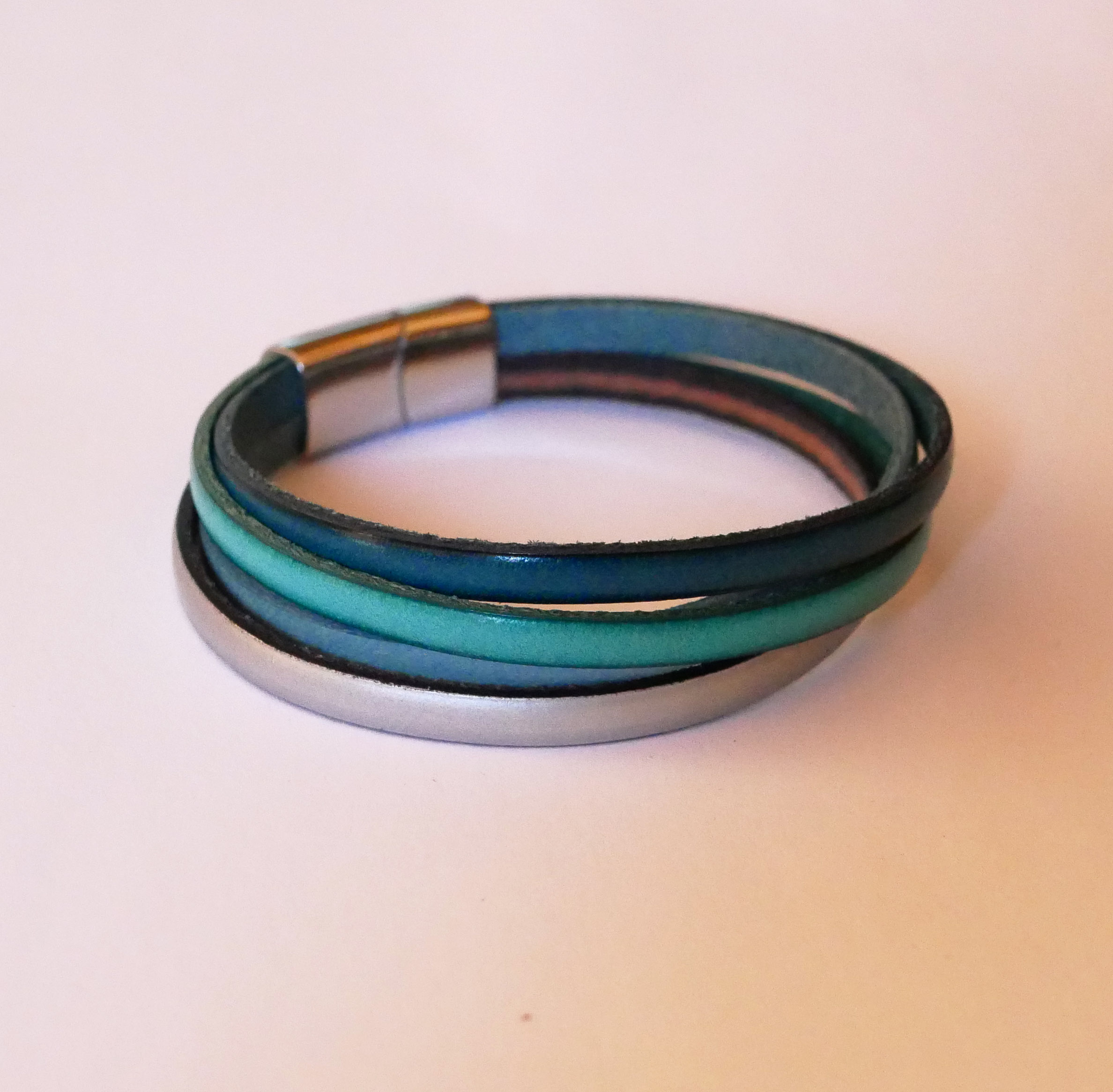 Bracelet manchette aux 4 cuirs turquoise