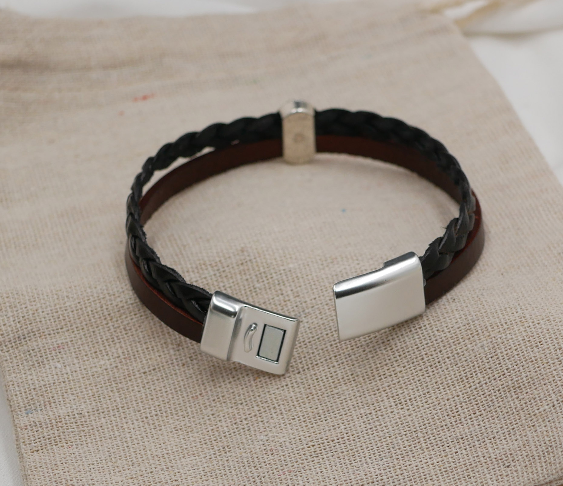 Bracelet médaillon duo cuir tressé noir et marron vintage fermoir magnétique