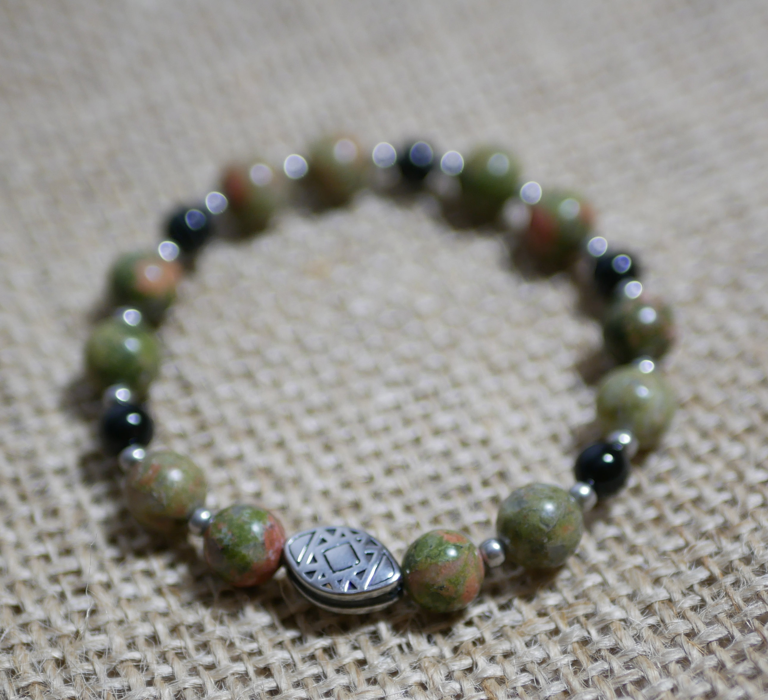 Bracelet perle oblongue acier et perles en pierre naturelle unakite 